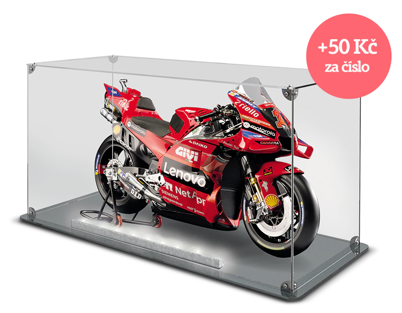 Obrázek červené motorky Ducati v průhledné akrylátové vitríně. Ikona na obrázku obsahuje nápis: „+ 50 Kč za číslo”.