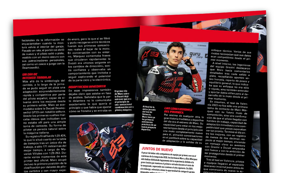 Image d’un magazine ouvert vue de loin.